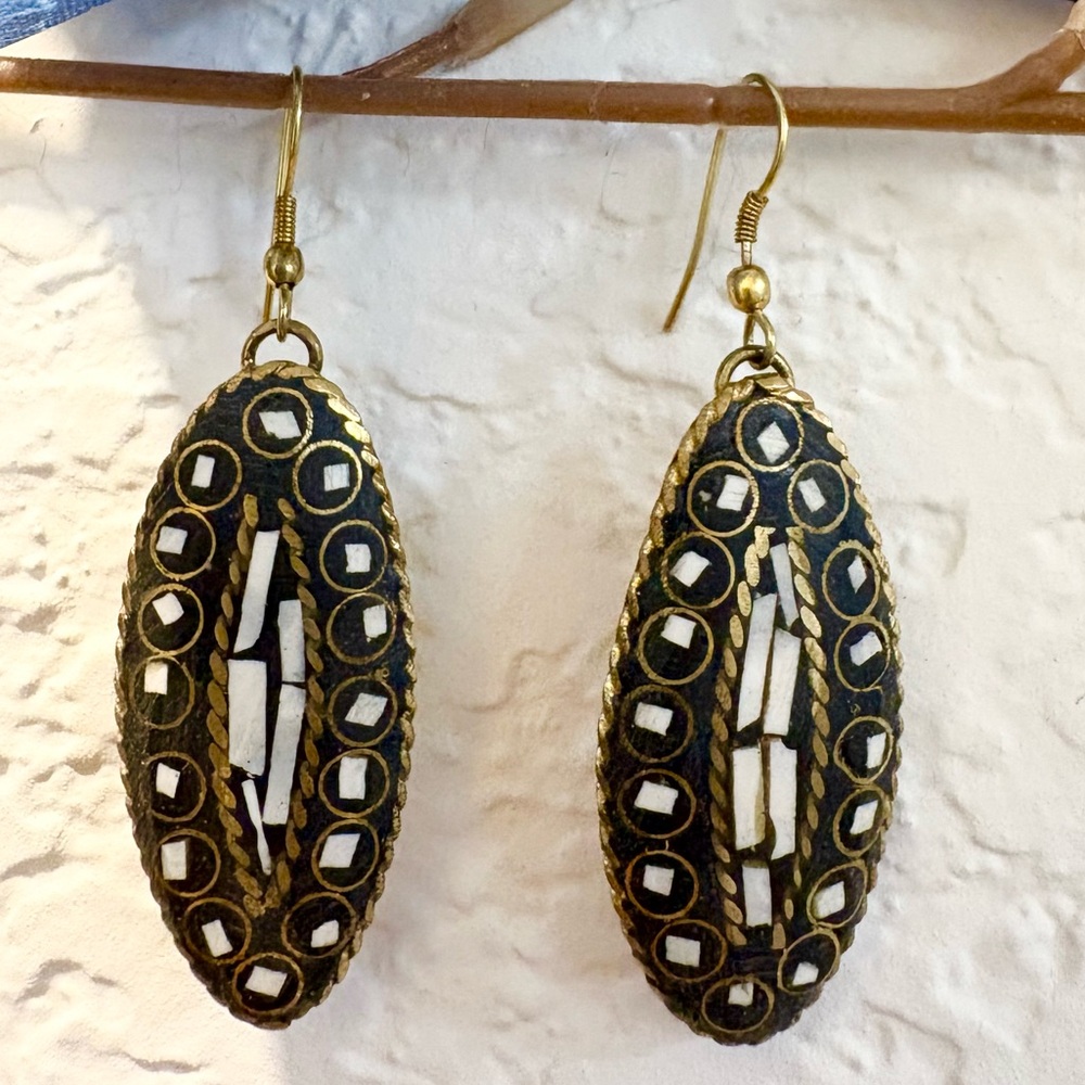 Handmade Himalayan Earrings - Picture 2 of 3